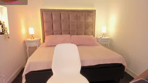 Snapshot of hanna_fost chatting on 10.26.25 im Hanna online show from 10.26.25