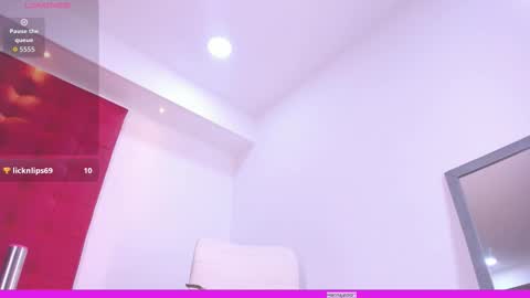 Snapshot of hanna_jadidi chatting on 12.16.25 Hanna online show from 12.16.25