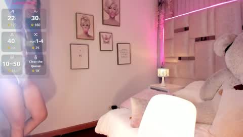 Hanna Klover online show from 04.26.26