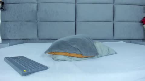 Hanna lens online show from 11.24.25