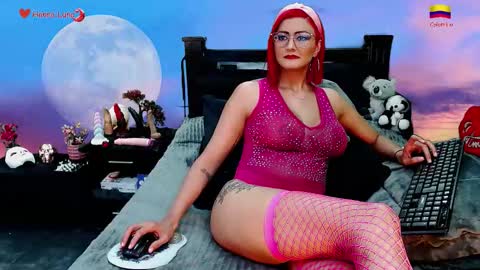 Snapshot of hanna_luna chatting on 11.23.25 Hanna online show from 11.23.25