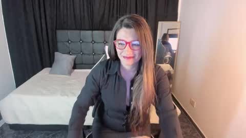 Snapshot of hanna_ma chatting on 09.30.25 hanna_ma online show from 09.30.25