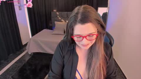 Snapshot of hanna_ma chatting on 11.05.25 hanna_ma online show from 11.05.25