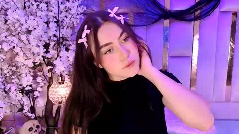 Snapshot of hannacollins_2 chatting on 11.10.25 hannacollins_2 online show from 11.10.25