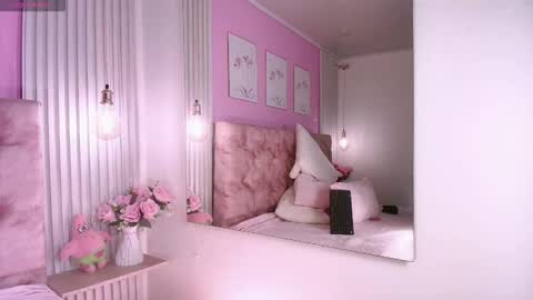 Snapshot of hannadanniels chatting on 03.10.26 hannadanniels online show from 03.10.26