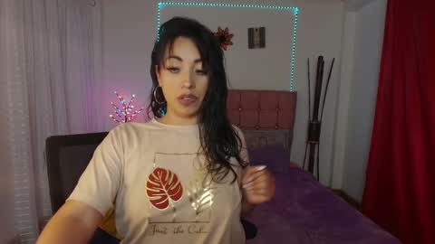 Snapshot of hannagomez_11 chatting on 02.14.26 Hanna Gomez online show from 02.14.26