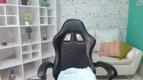 Hannah  online show from 10.13.25