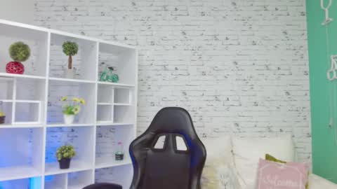 Hannah  online show from 11.21.25