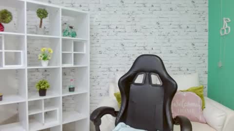 Hannah  online show from 11.26.25