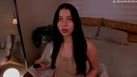 Snapshot of hannah_brady chatting on 10.14.25 Hannah online show from 10.14.25