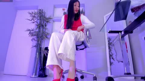 HANNAH HOWELL online show from 01.14.25