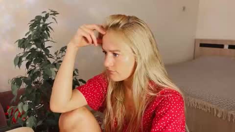 hannah levis  online show from 09.26.25