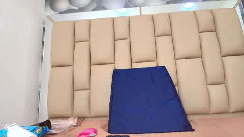 hannah_teehn online show from 11.25.25