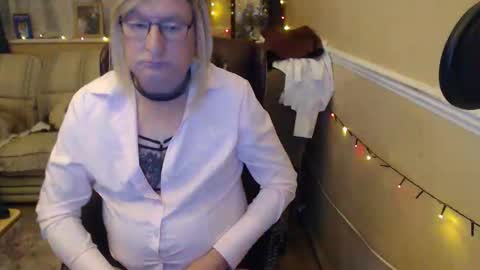 hannahcd57 online show from 04.19.26