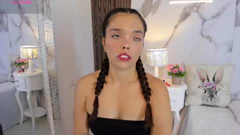 Hannahill69 online show from 06.17.26