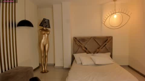 Snapshot of hannahjamesx chatting on 12.04.24 HANNAH J online show from 12.04.24