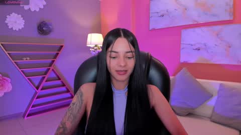 Snapshot of hannahjamesx chatting on 02.18.25 HANNAH J online show from 02.18.25