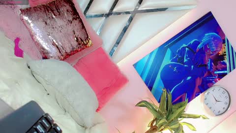 Snapshot of hannahsmit_ chatting on 12.22.24 hannahsmit_ online show from 12.22.24