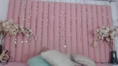 Snapshot of hannahvenza chatting on 12.21.25 Hanna Venza online show from 12.21.25