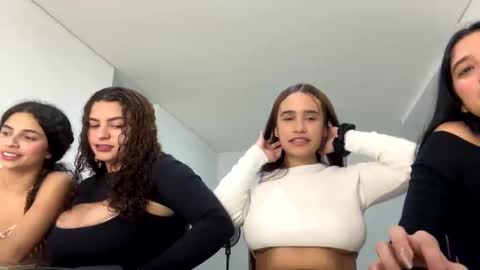 Snapshot of hannakoff chatting on 01.03.25 hannakoff online show from 01.03.25