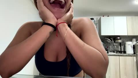 Snapshot of hannakoff chatting on 10.30.25 hannakoff online show from 10.30.25