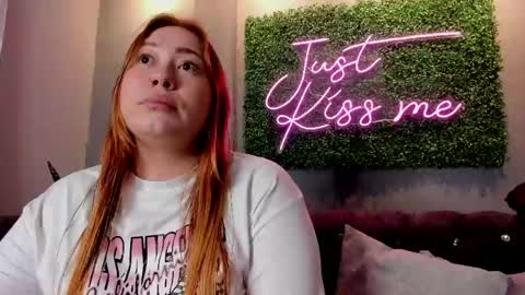 hannamartinn_ online show from 04.20.26