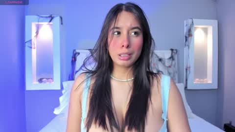 HannaPaola online show from 11.04.25