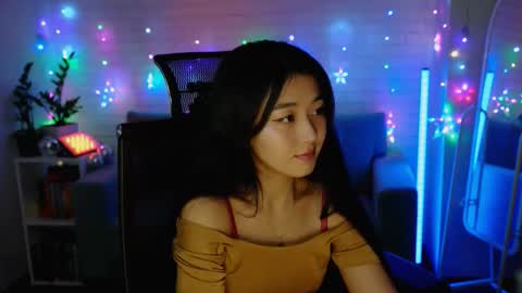 Snapshot of hannarosie chatting on 12.20.25 hannarosie online show from 12.20.25