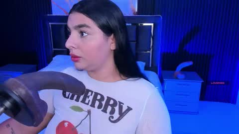 Hannasscott online show from 10.24.25