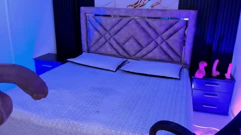 Hannasscott online show from 11.04.25