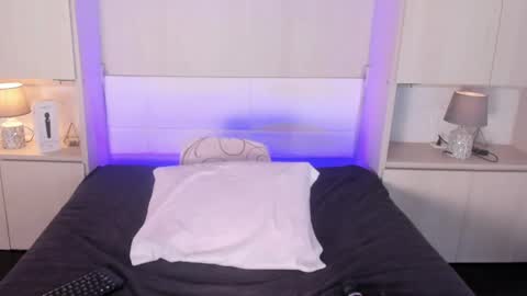 Snapshot of hannyk_ chatting on 09.13.25 hannyk_ online show from 09.13.25