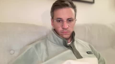 Snapshot of hansimglueck696969 chatting on 09.28.25 hansimglueck696969 online show from 09.28.25