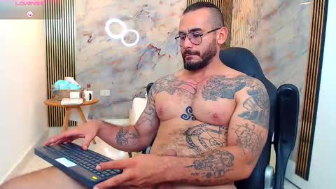 Snapshot of hanz_col chatting on 01.18.25 hanz_col online show from 01.18.25