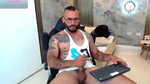 Snapshot of hanz_col chatting on 02.20.25 hanz_col online show from 02.20.25