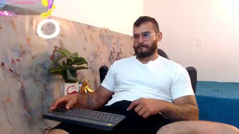 Snapshot of hanz_col chatting on 09.17.25 hanz_col online show from 09.17.25
