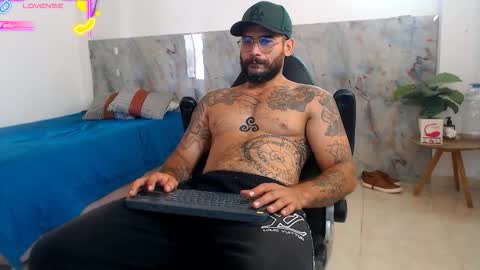 hanz_col online show from 11.05.25