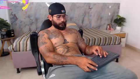Snapshot of hanz_col chatting on 03.24.26 hanz_col online show from 03.24.26