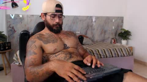 Snapshot of hanz_col chatting on 04.02.26 hanz_col online show from 04.02.26