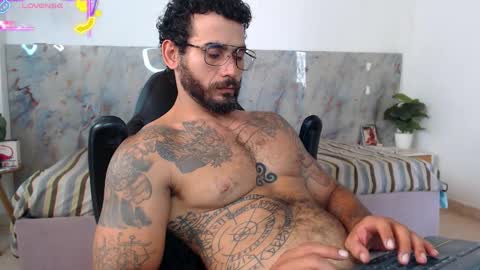 Snapshot of hanz_col chatting on 05.14.26 hanz_col online show from 05.14.26