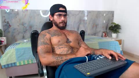 Snapshot of hanz_col chatting on 05.19.26 hanz_col online show from 05.19.26