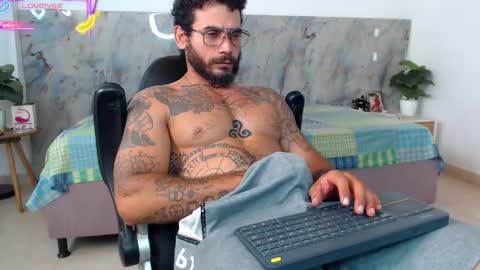 Snapshot of hanz_col chatting on 05.23.26 hanz_col online show from 05.23.26