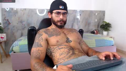 Snapshot of hanz_col chatting on 05.24.26 hanz_col online show from 05.24.26