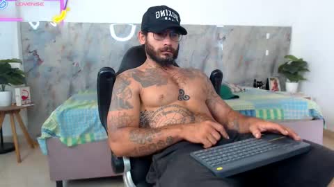 Snapshot of hanz_col chatting on 05.31.26 hanz_col online show from 05.31.26