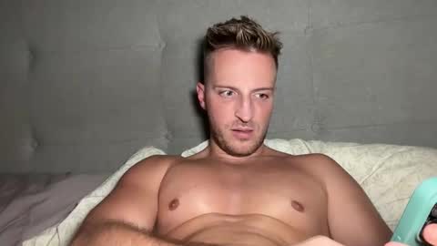 Snapshot of hanzlagerfelt chatting on 10.15.25 hanzlagerfelt online show from 10.15.25