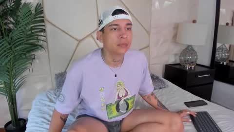 Snapshot of happy_endd_ chatting on 12.14.25 Happy Boy online show from 12.14.25