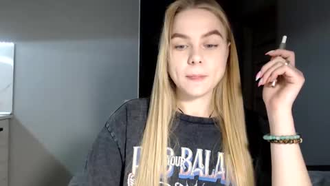 happy_fox_ online show from 12.27.24