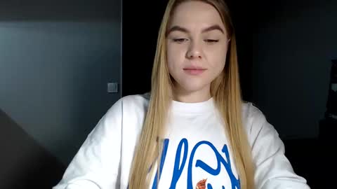 happy_fox_ online show from 02.05.25