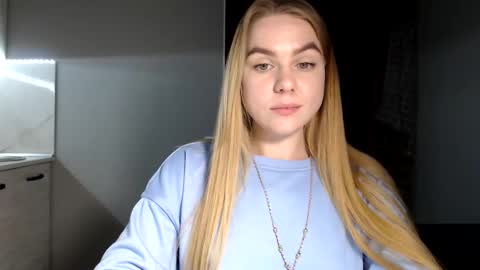 happy_fox_ online show from 03.12.25