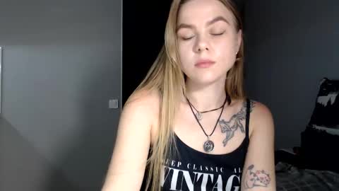 happy_fox_ online show from 03.12.26