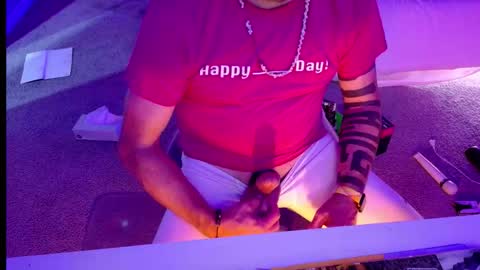 Snapshot of happyendingstory chatting on 11.19.25 Josh Hamilton online show from 11.19.25